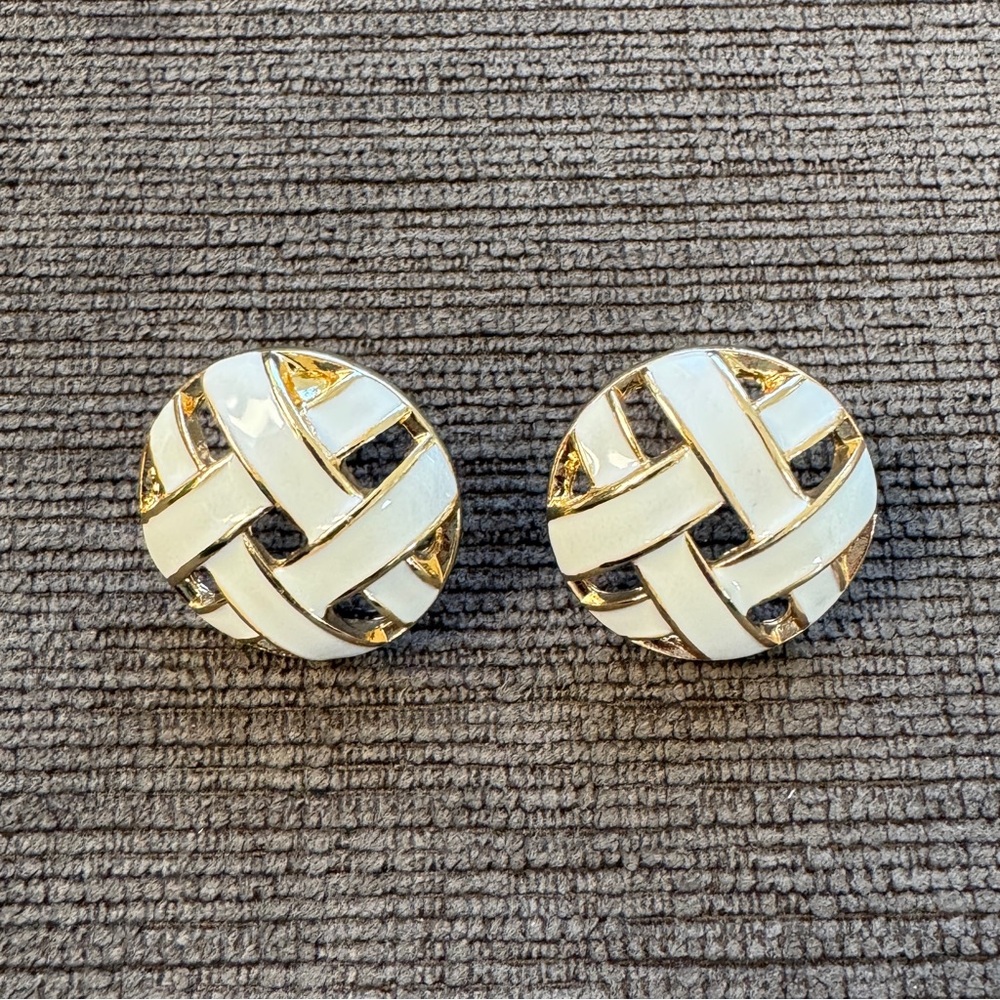 White Vintage Style Earrings